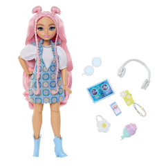 Barbie Équipe de Rêve Poupée Mode Daisy Jean, 9 Accessoires