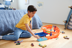 Hot Wheels Circuit Spirale D’Accélération, 2Véhicules, Échelle1:64